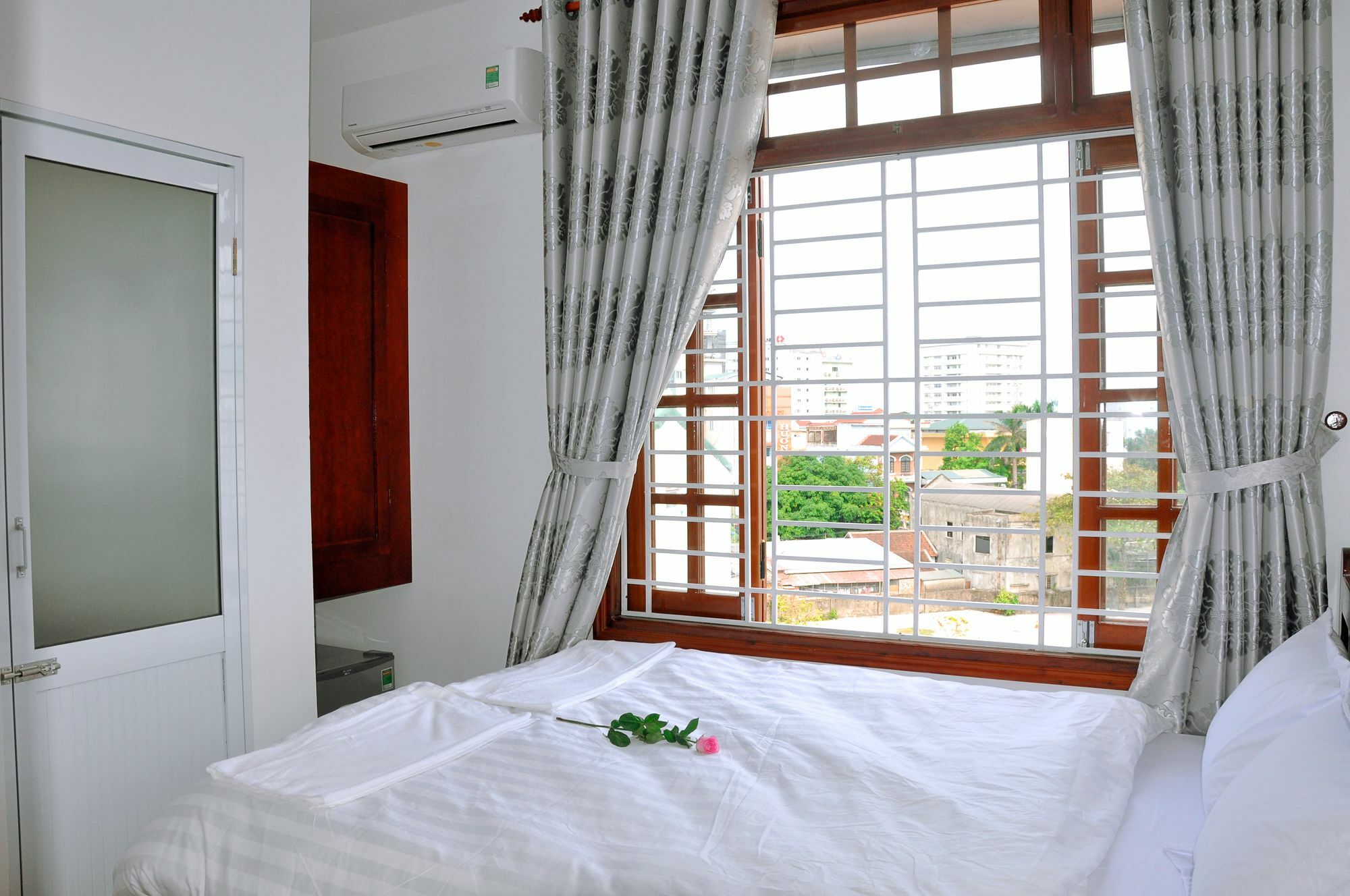 הואה Ngoc Tung Mini Hotel מראה חיצוני תמונה